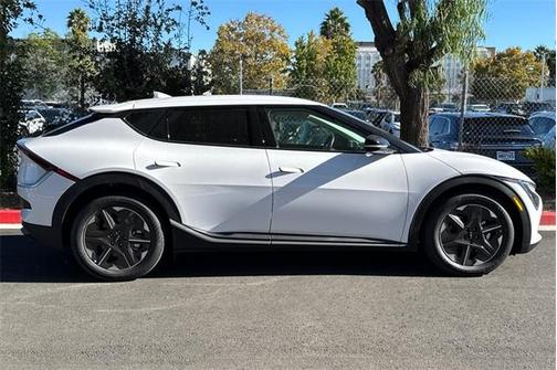 2025 Kia EV6 Light Long Range