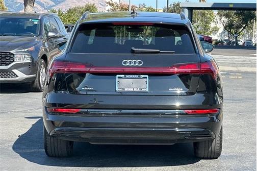2021 Audi e-tron Premium