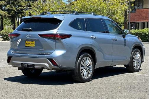 2024 Toyota Highlander Platinum