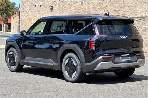 2026 Kia EV9 Light Long Range