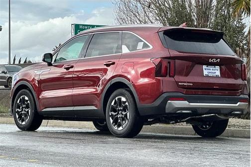 2025 Kia Sorento S