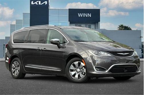 2018 Chrysler Pacifica Hybrid Limited
