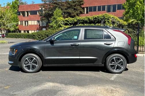 2025 Kia Niro SX
