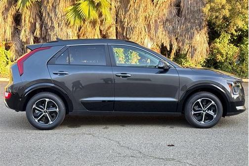 2025 Kia Niro SX