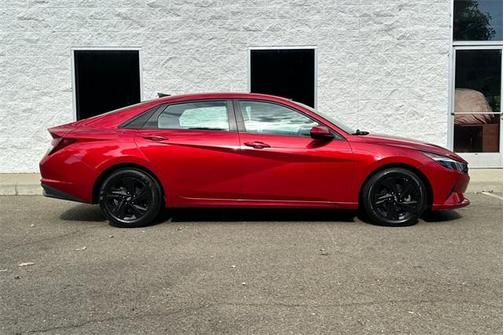 2021 Hyundai ELANTRA SEL