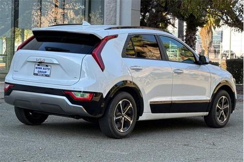 2025 Kia Niro SX