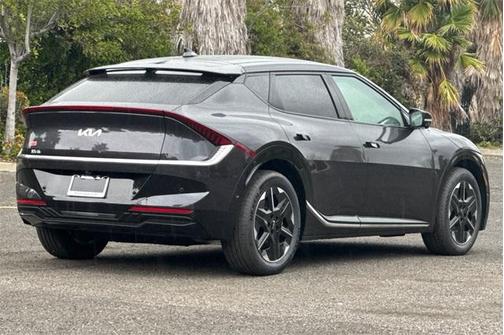 2025 Kia EV6 Wind
