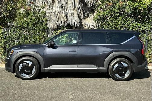 2026 Kia EV9 Light Long Range