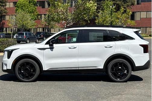 2025 Kia Sorento X-Line EX