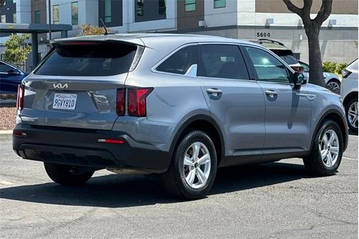 2023 Kia Sorento LX
