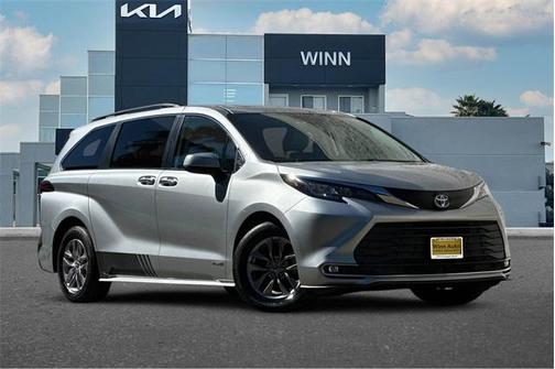 2021 Toyota Sienna XLE