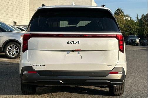 Snow White Pearl 2026 Kia Carnival Hybrid SX