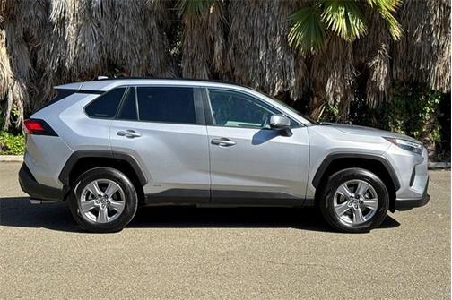 2022 Toyota RAV4 Hybrid XLE