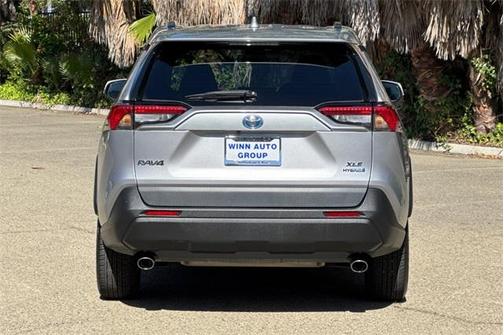 2022 Toyota RAV4 Hybrid XLE