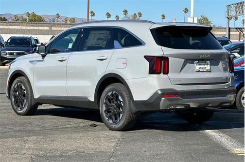 2025 Kia Sorento S