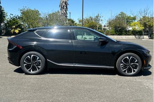 Aurora Black 2023 Kia EV6 Wind