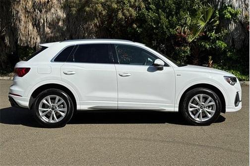 2024 Audi Q3 45 S line Premium