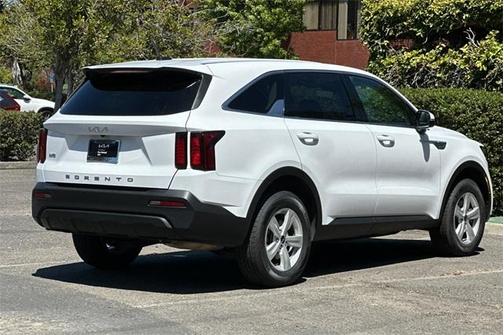 2022 Kia Sorento LX