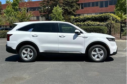 2022 Kia Sorento LX