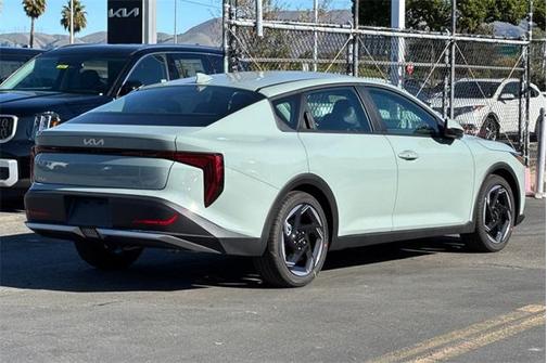 2025 Kia K4 EX