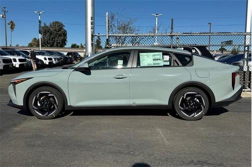 2025 Kia K4 EX