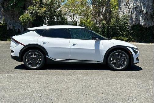 Glacial White Pearl 2026 Kia EV6 Light Long Range