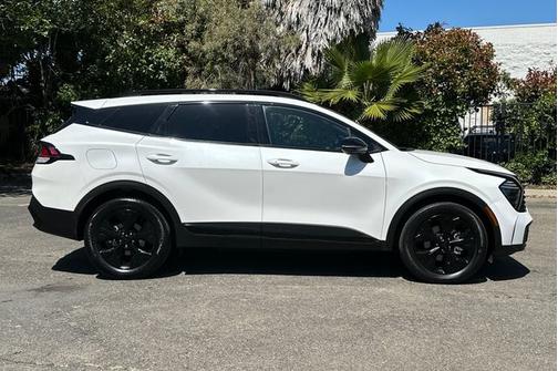 Snow White Pearl 2025 Kia Sportage Plug-In Hybrid X-Line