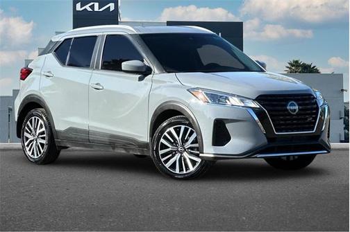 2022 Nissan Kicks SV