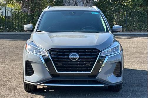 2022 Nissan Kicks SV