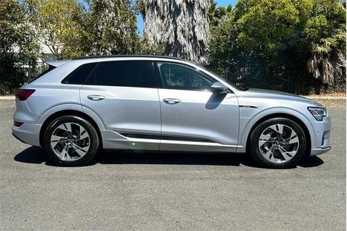 2022 Audi e-tron Premium
