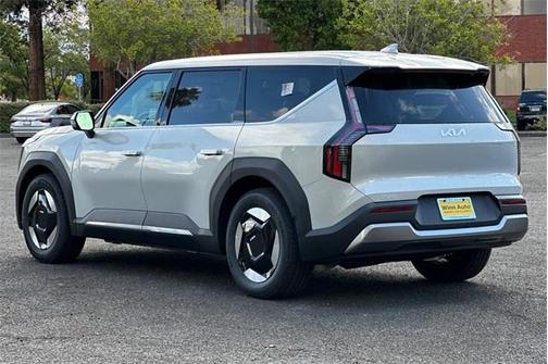 2026 Kia EV9 Light Long Range