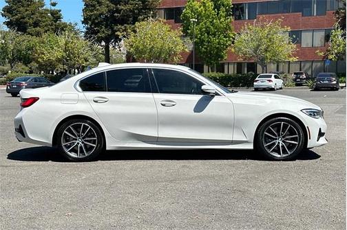 2020 BMW 330 i