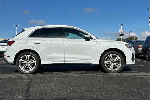 2023 Audi Q3 45 S line Premium