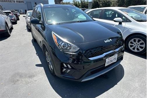 2022 Kia Niro LXS