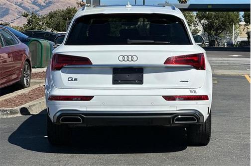 2023 Audi Q5 45 S line Premium Plus