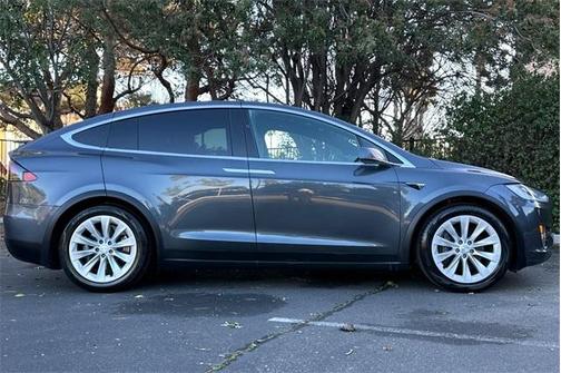 2016 Tesla Model X 75D