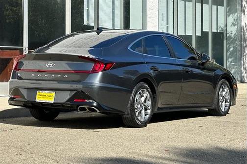 2022 Hyundai SONATA SEL