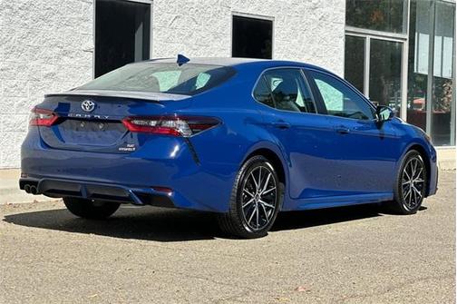 2023 Toyota Camry Hybrid SE