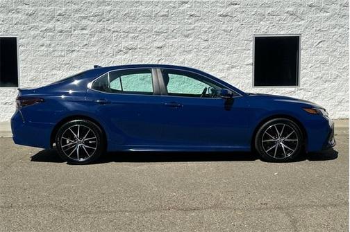 2023 Toyota Camry Hybrid SE