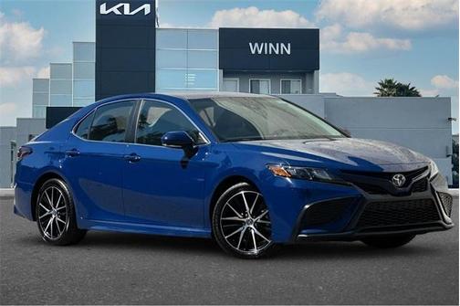 2023 Toyota Camry Hybrid SE