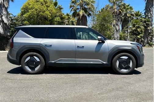 2024 Kia EV9 Light Long Range