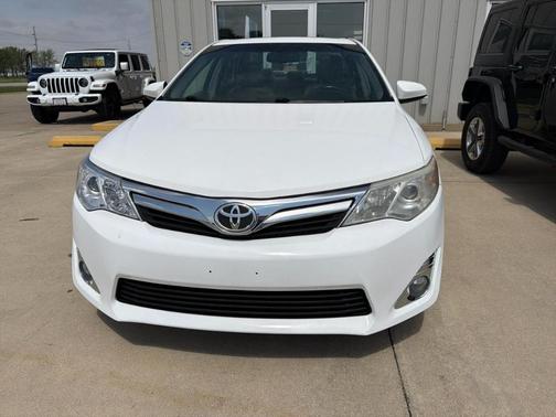 White 2012 Toyota Camry SE Sport