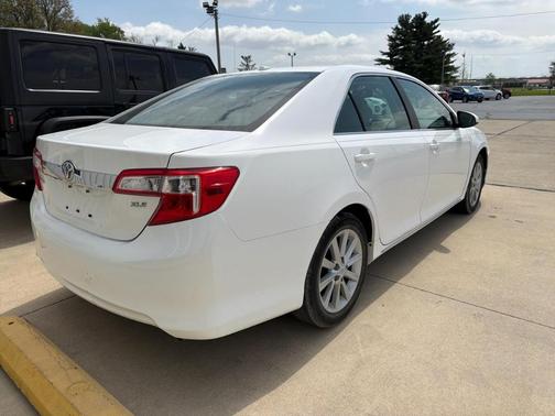 White 2012 Toyota Camry SE Sport