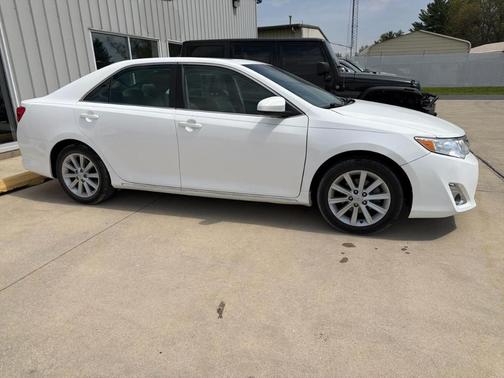 White 2012 Toyota Camry SE Sport