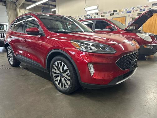 2020 Ford Escape Titanium