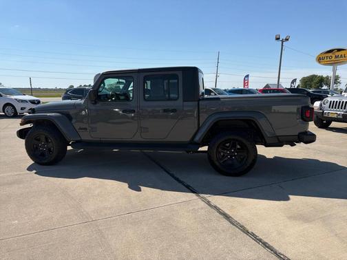Gray 2021 Jeep Gladiator Sport