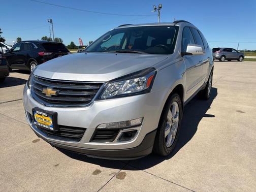 Silver 2017 Chevrolet Traverse 1LT
