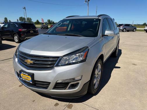 Silver 2017 Chevrolet Traverse 1LT