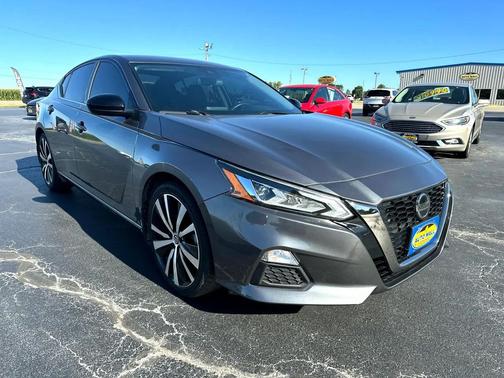 2022 Nissan Altima SR FWD