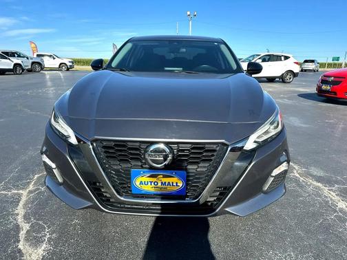 2022 Nissan Altima SR FWD